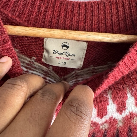 Wind river large Cozy Knit Sweater with Geometric Pattern - Picture 5 of 6